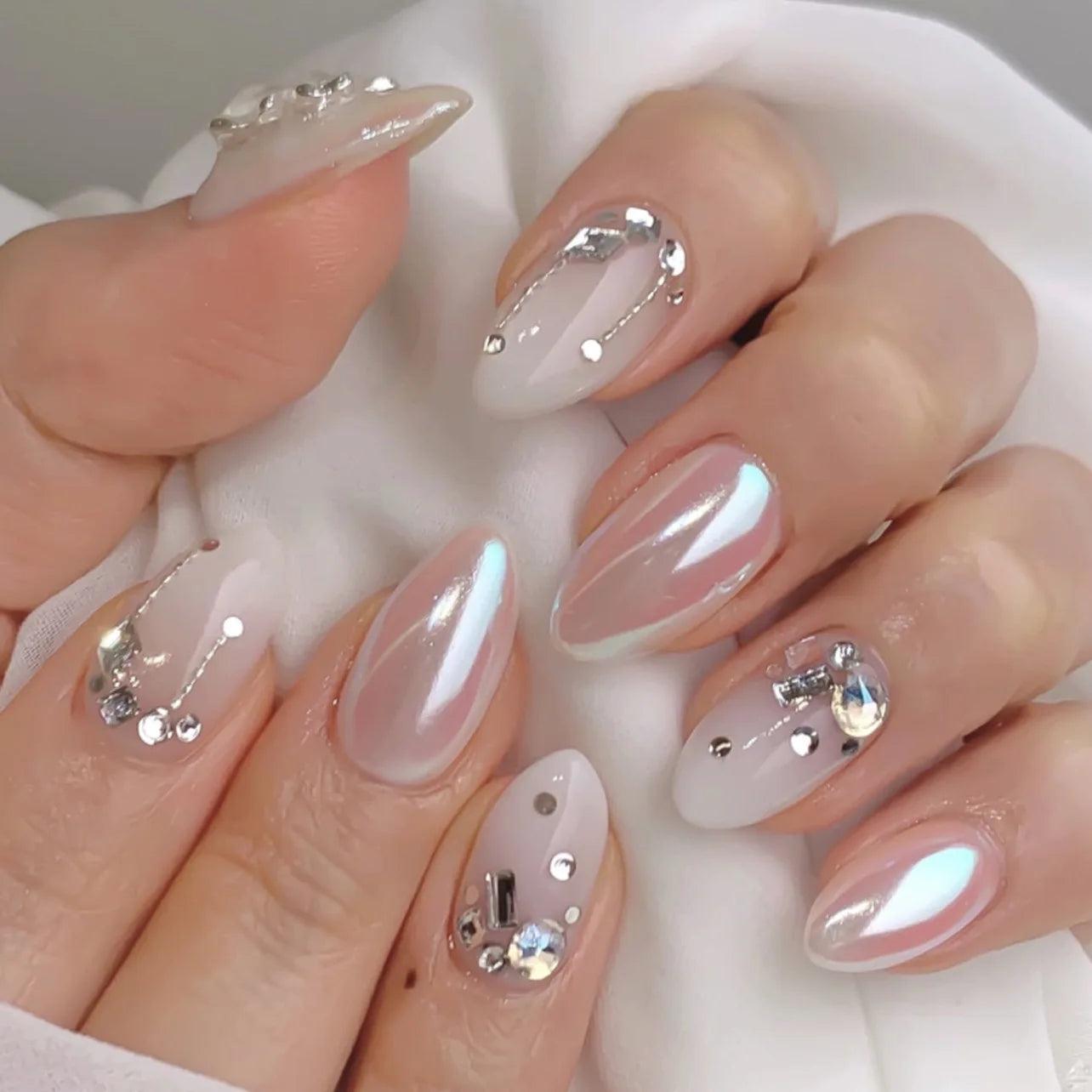 24Pcs Short Oval Head Blush Pink Press on Nails Almond Nails Wearable Acrylic Full Cover Nail Tips with Glue