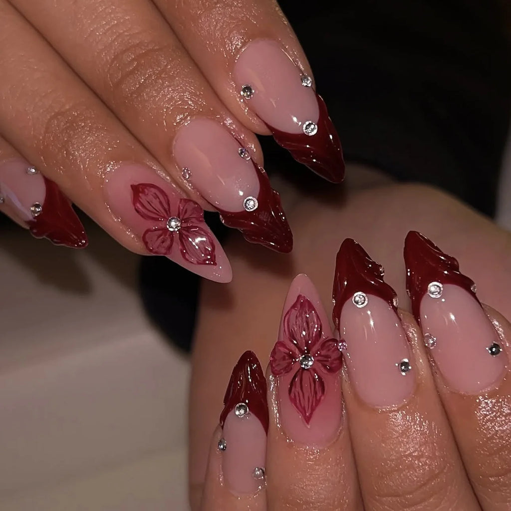 24pcs Glitter Cat Eye Fake Nails Medium Almond False Nails Golden Irregular Line Nail Art French Flower Pearl Press on Nails (C)