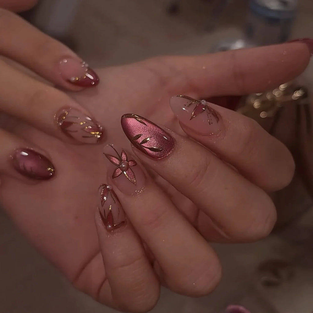 24pcs Glitter Cat Eye Fake Nails Medium Almond False Nails Golden Irregular Line Nail Art French Flower Pearl Press on Nails (C)