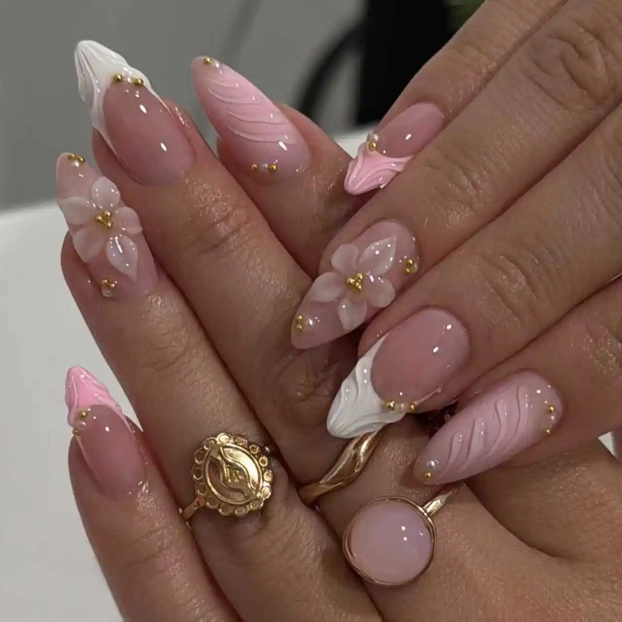 24pcs Pink Flower Almond Press on Nails Kawaii False Nails Wearable Stick-on Nails Fake Nail (B)