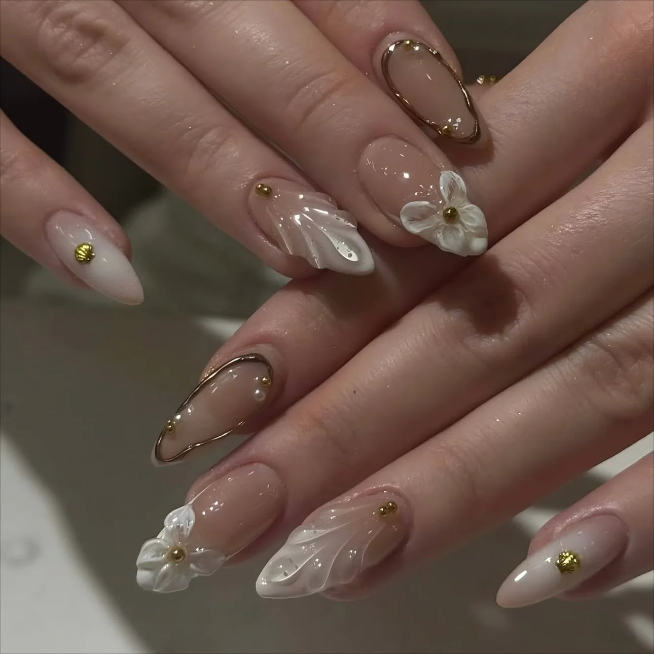 24pcs Pink Flower Almond Press on Nails Kawaii False Nails Wearable Stick-on Nails Fake Nail (B)